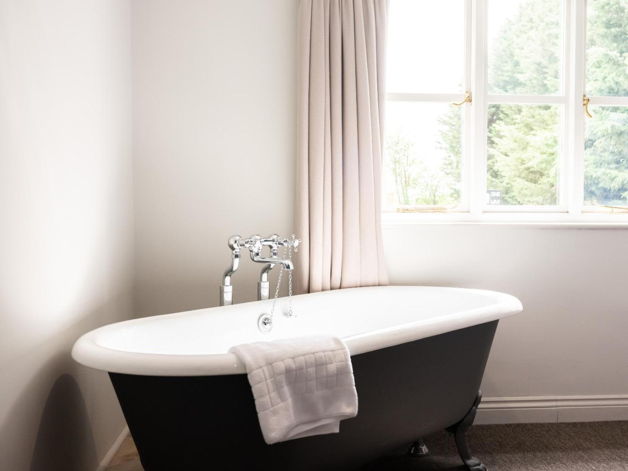 The Stump Hotel Cirencester Room photo