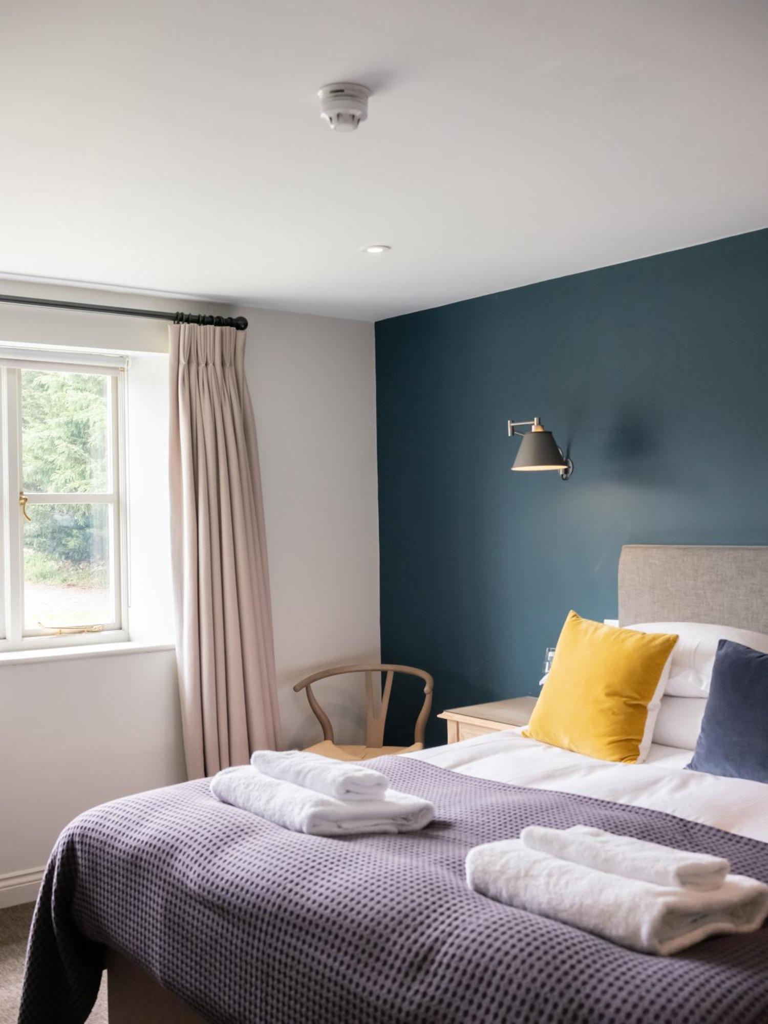 The Stump Hotel Cirencester Room photo